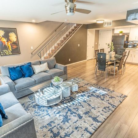 Spacious 2-Bedroom Townhouse With Pool & Private Patio In Central Las Vegas Eksteriør billede