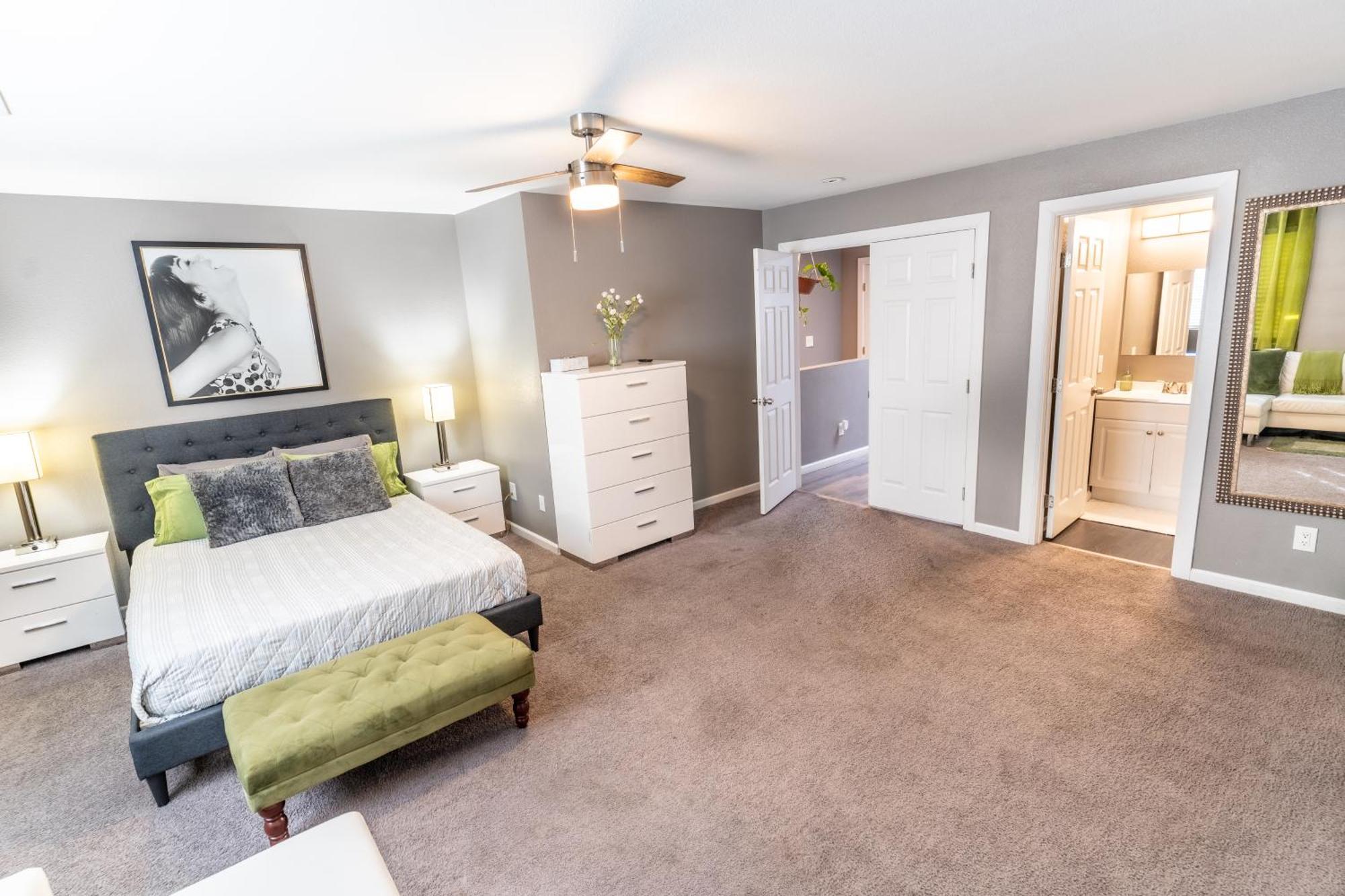 Spacious 2-Bedroom Townhouse With Pool & Private Patio In Central Las Vegas Eksteriør billede